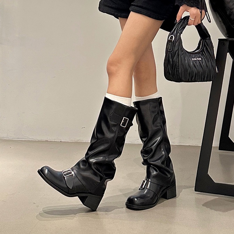 Street Fashion Trends - 2025Botas de mujer hasta la rodilla