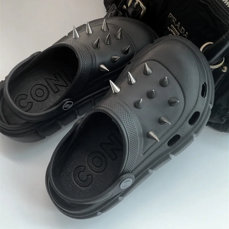 Zapatos con agujeros y remache - Street Fashion Trends reseña y precio