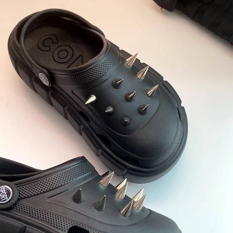 Zapatos con agujeros y remache - Street Fashion Trends reseña y precio